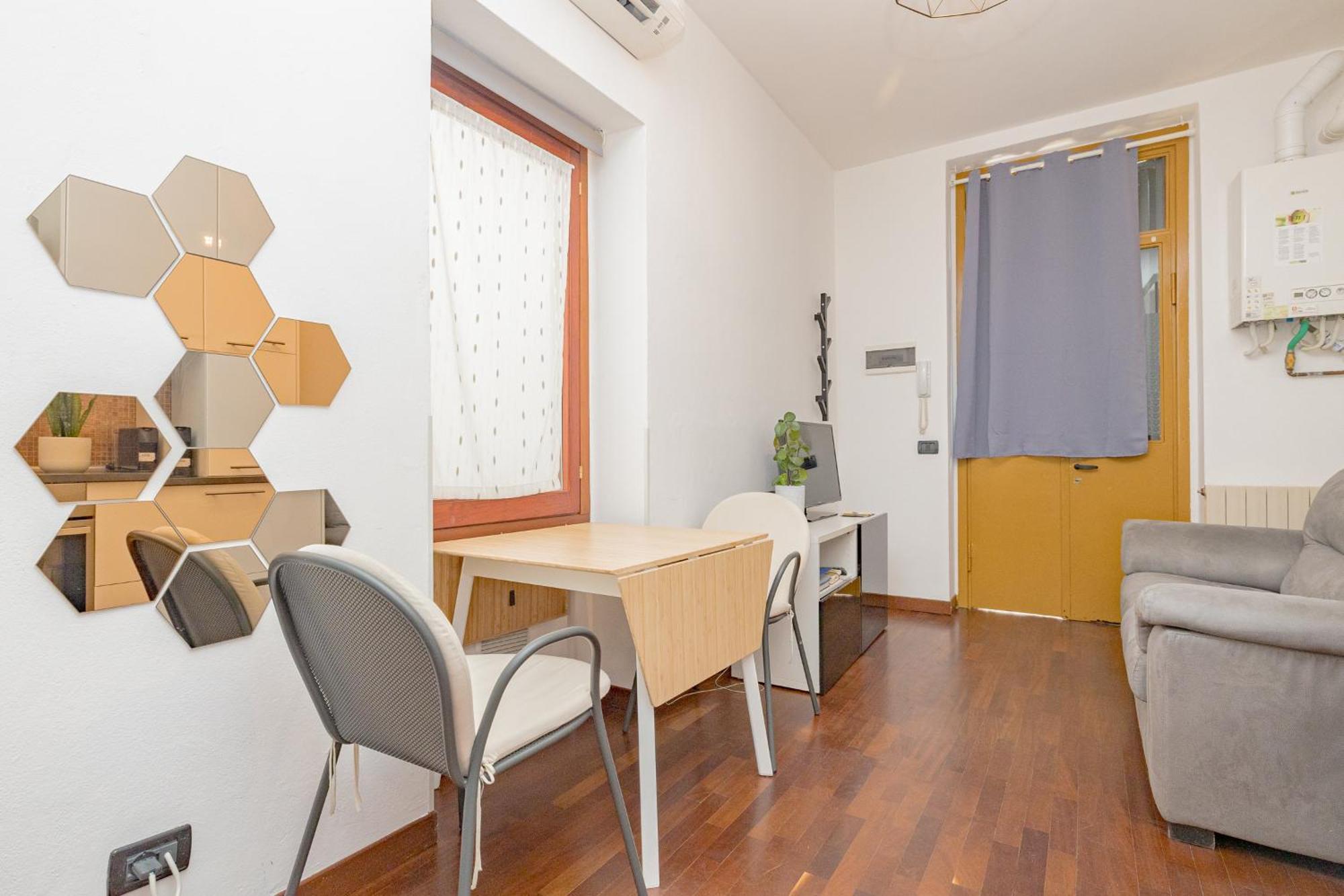Comfortable Typical Old Style Apartment Milano Ngoại thất bức ảnh